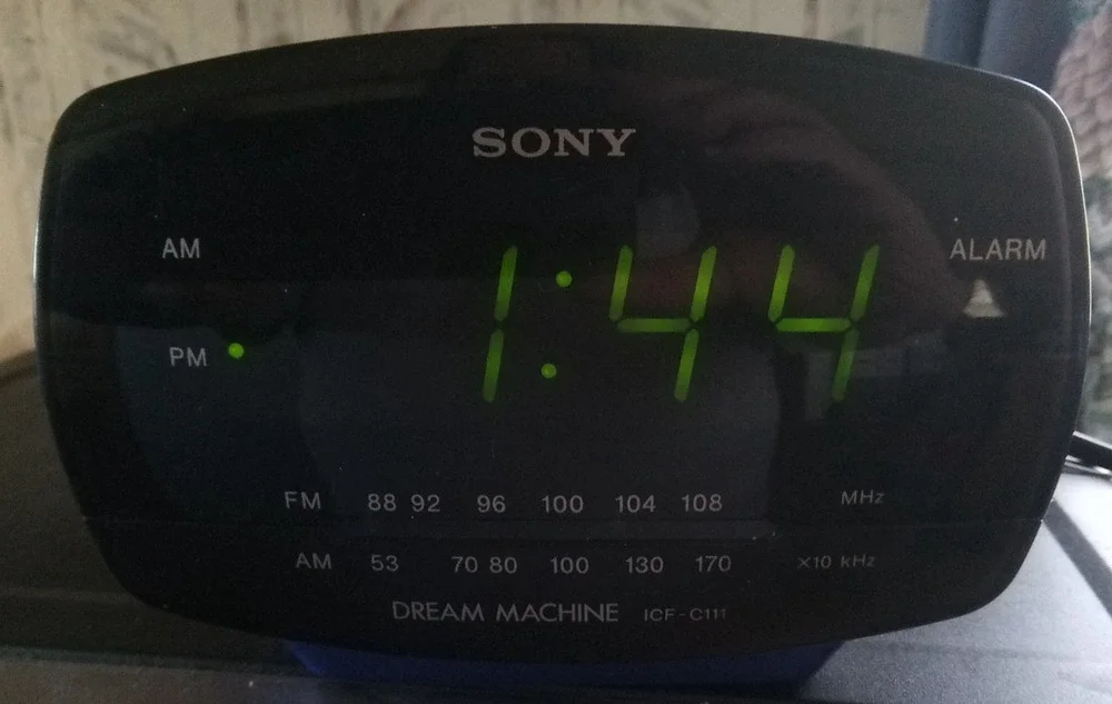 Sony Dream Machine Digital Clock Radio Model ICF-C111 Purple/Dark Blue Tested